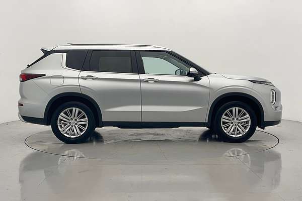 2023 Mitsubishi Outlander LS ZM