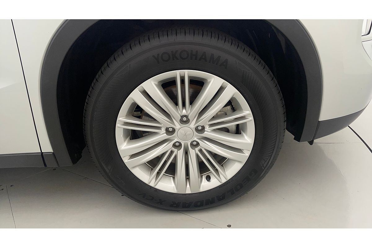 2023 Mitsubishi Outlander LS ZM