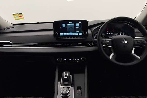 2023 Mitsubishi Outlander LS ZM