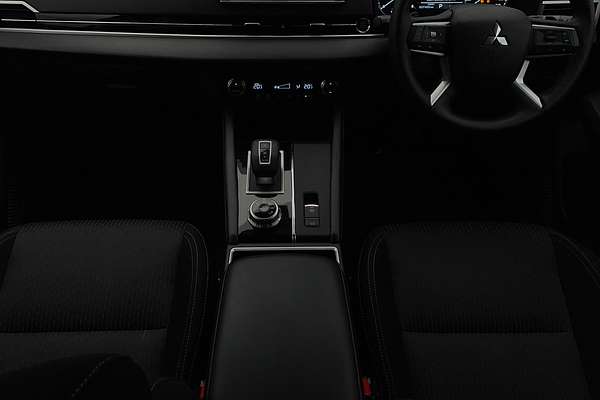 2023 Mitsubishi Outlander LS ZM