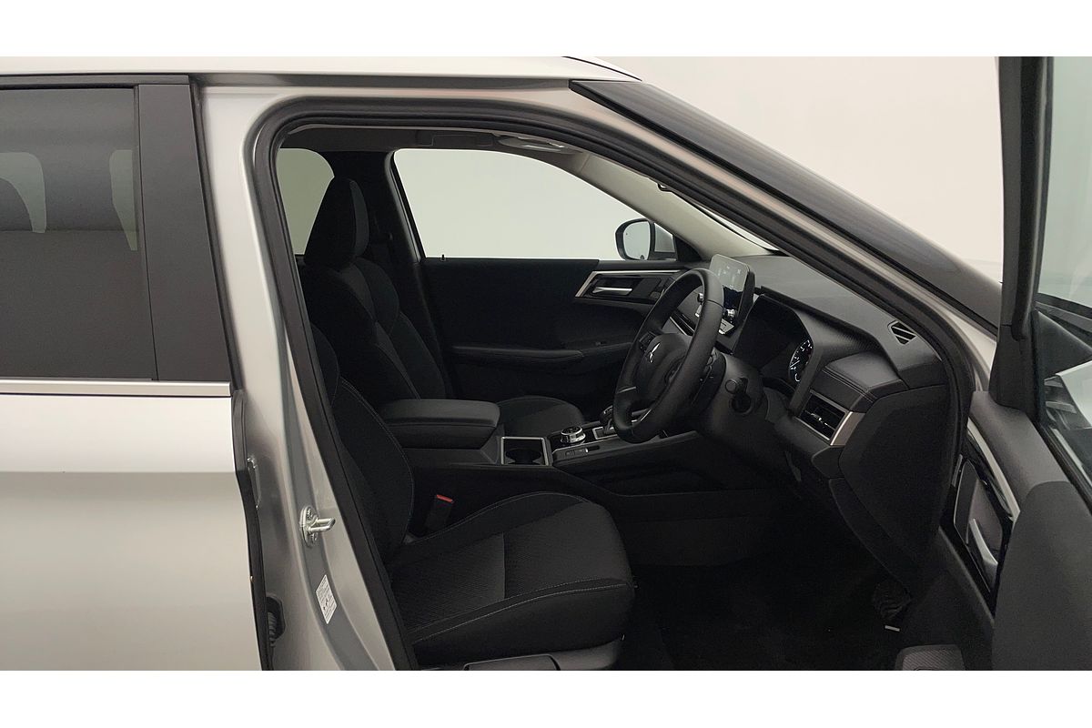 2023 Mitsubishi Outlander LS ZM