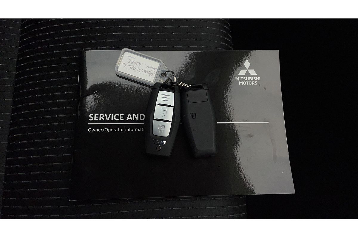 2023 Mitsubishi Outlander LS ZM