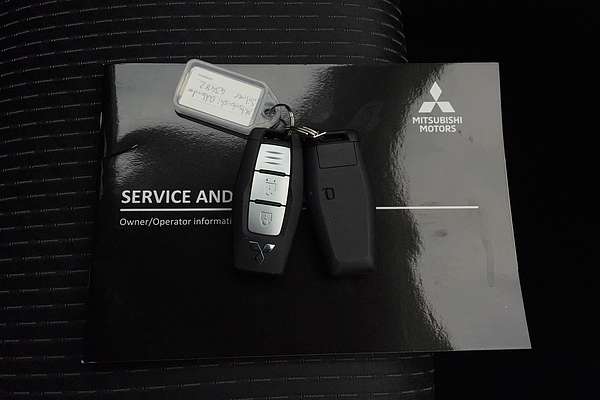 2023 Mitsubishi Outlander LS ZM