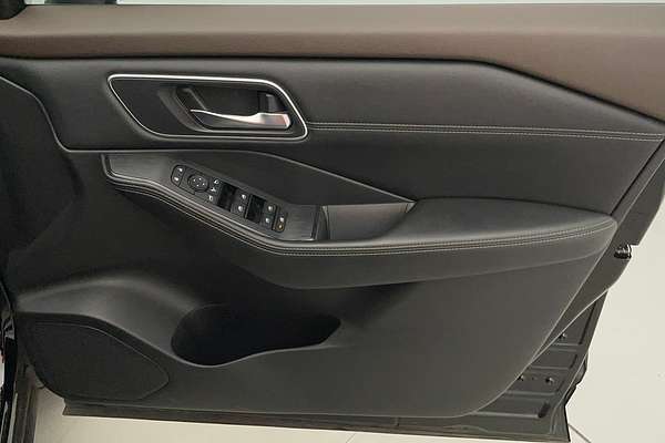 2022 Nissan X-TRAIL ST-L T33