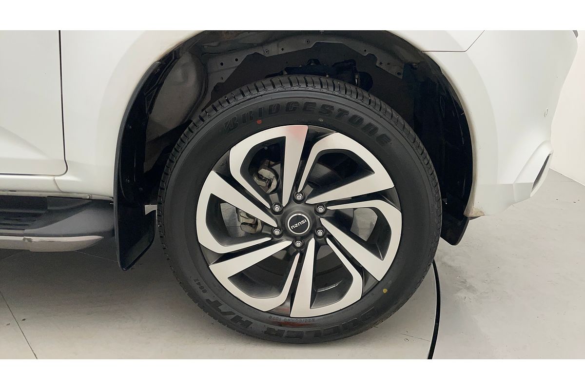 2022 Isuzu MU-X LS-T