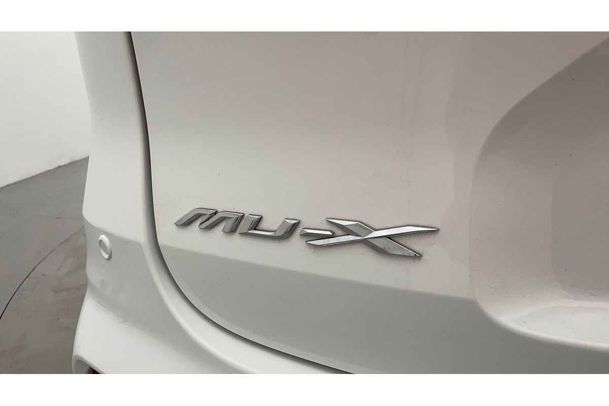 2022 Isuzu MU-X LS-T