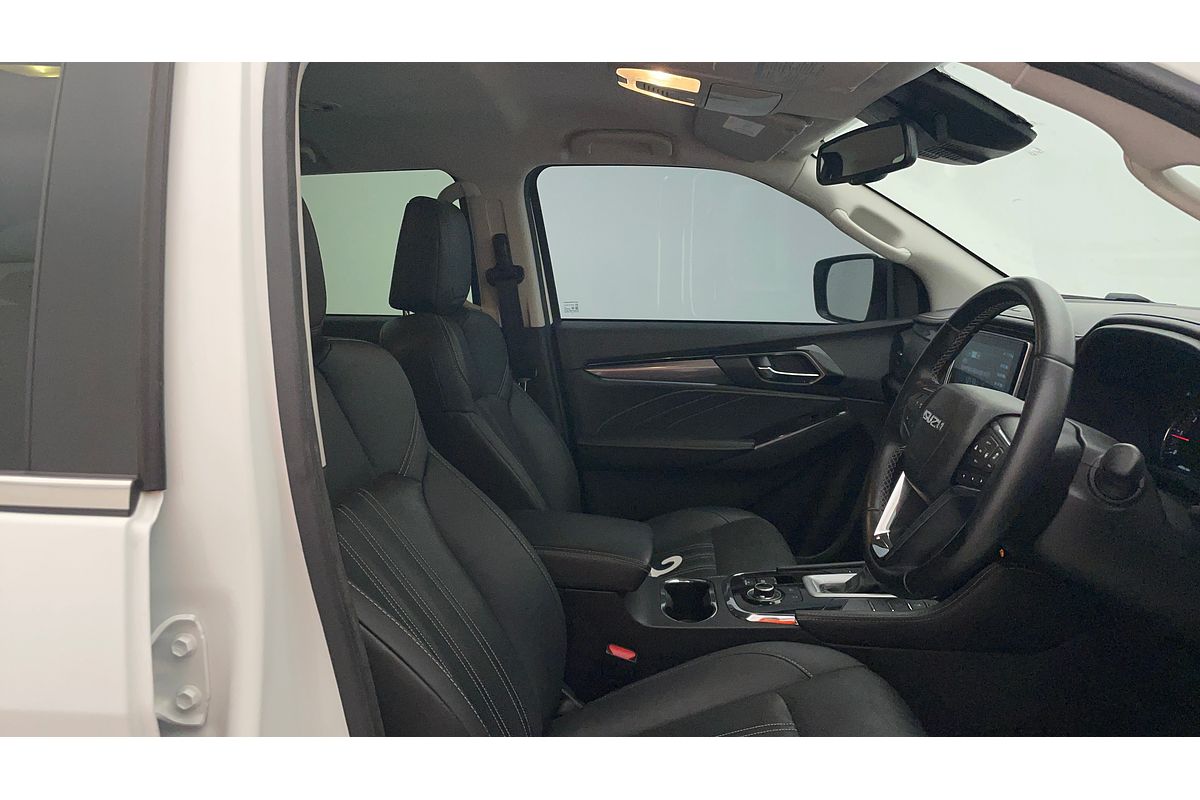 2022 Isuzu MU-X LS-T