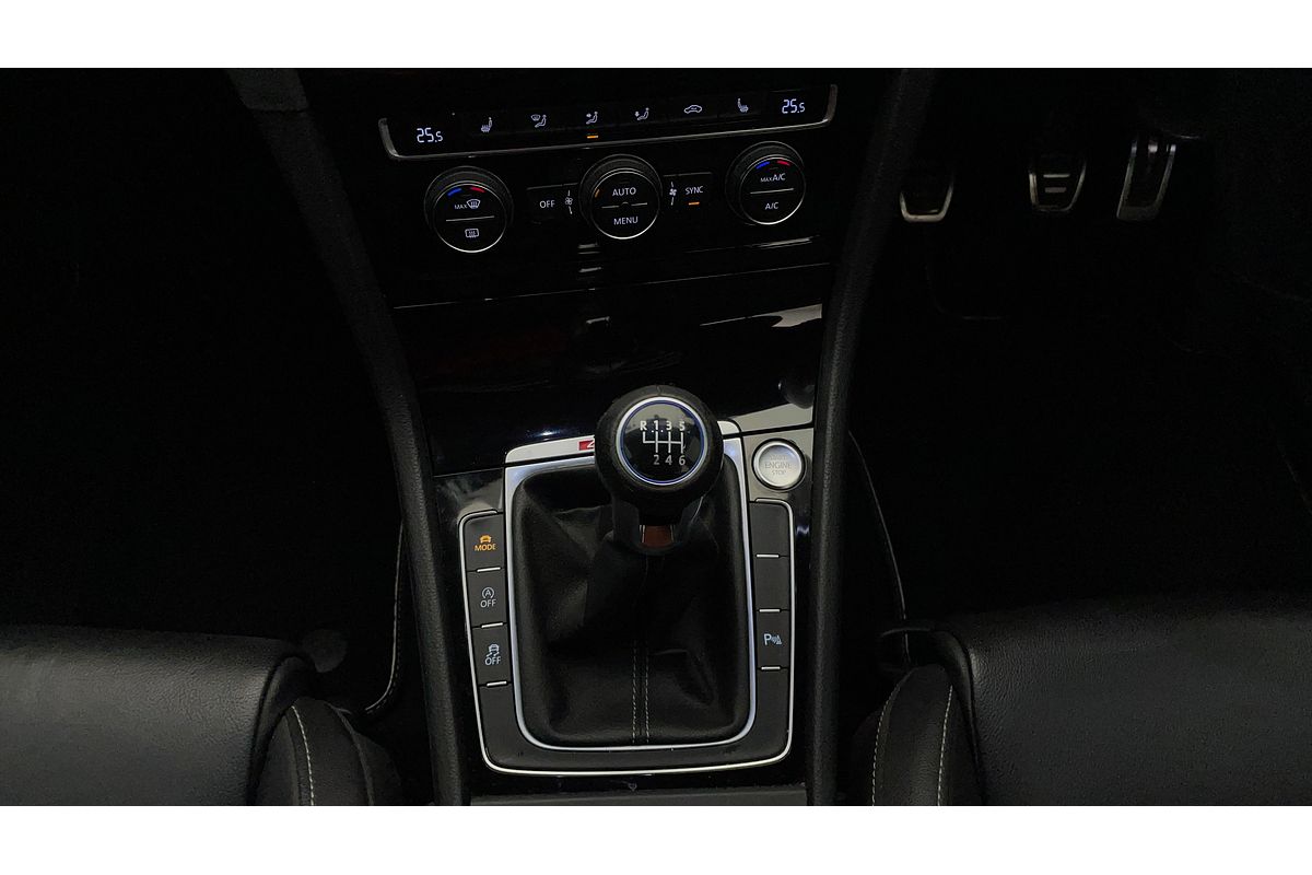 2016 Volkswagen Golf R 7