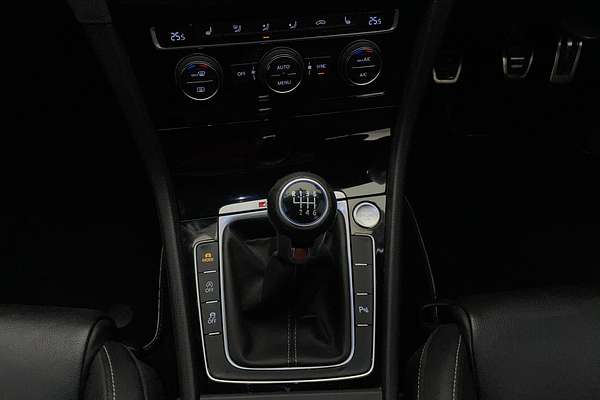 2016 Volkswagen Golf R 7
