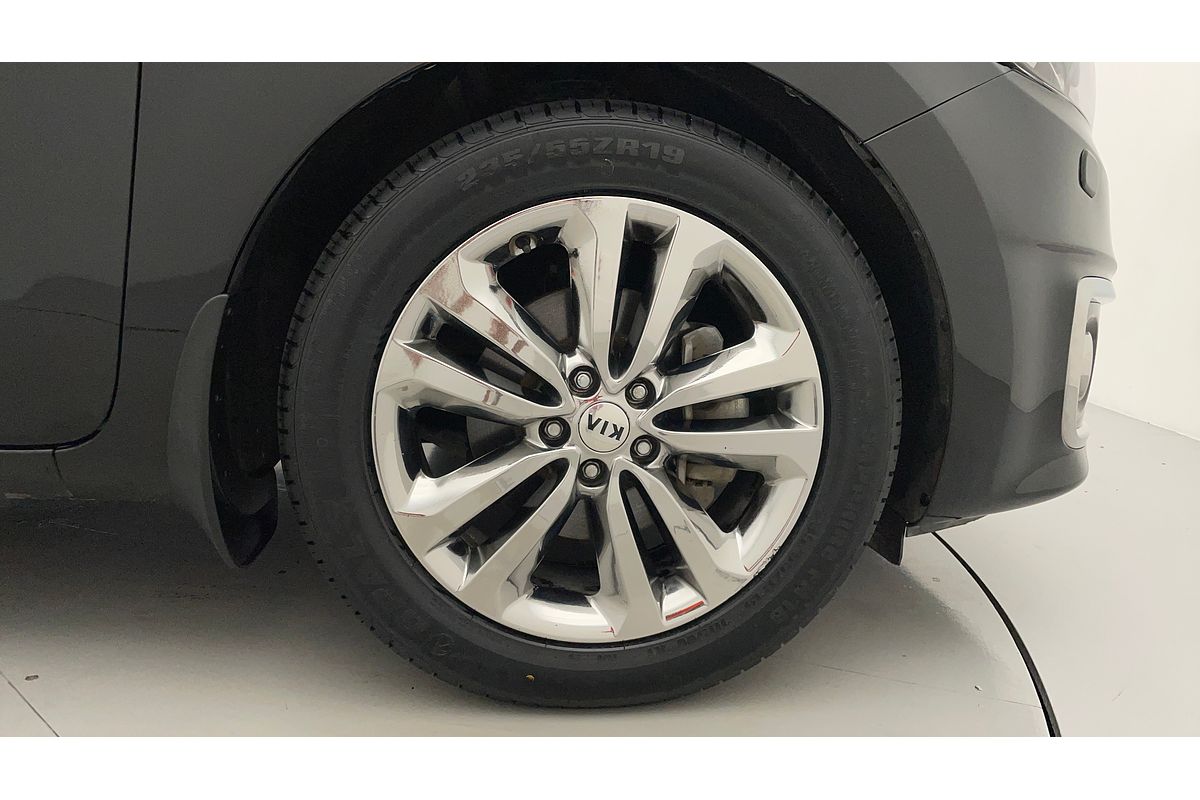 2017 Kia Carnival Platinum YP