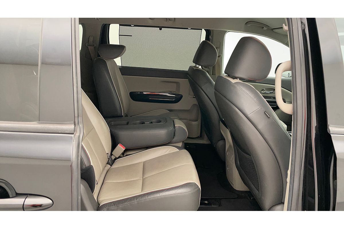 2017 Kia Carnival Platinum YP