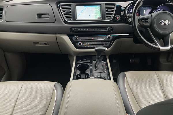 2017 Kia Carnival Platinum YP