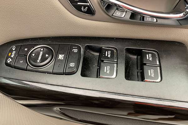2017 Kia Carnival Platinum YP