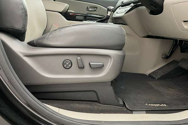 2017 Kia Carnival Platinum YP