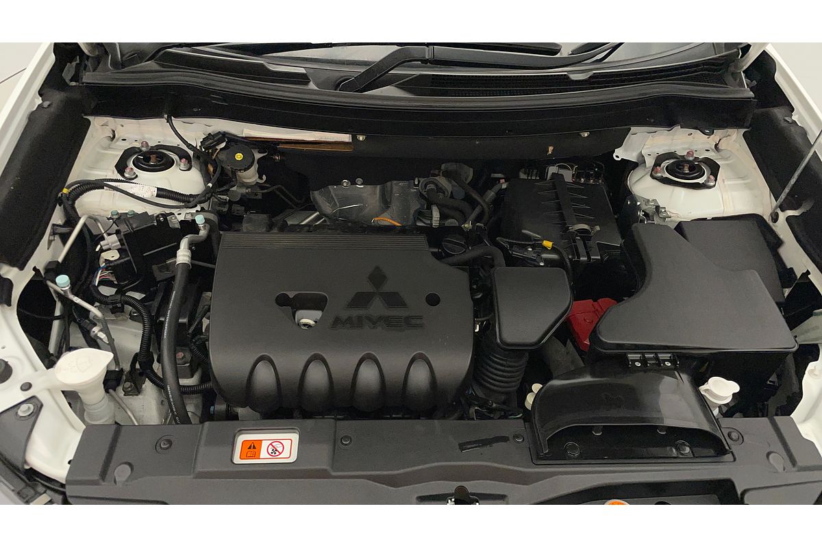 2020 Mitsubishi Outlander ES ZL
