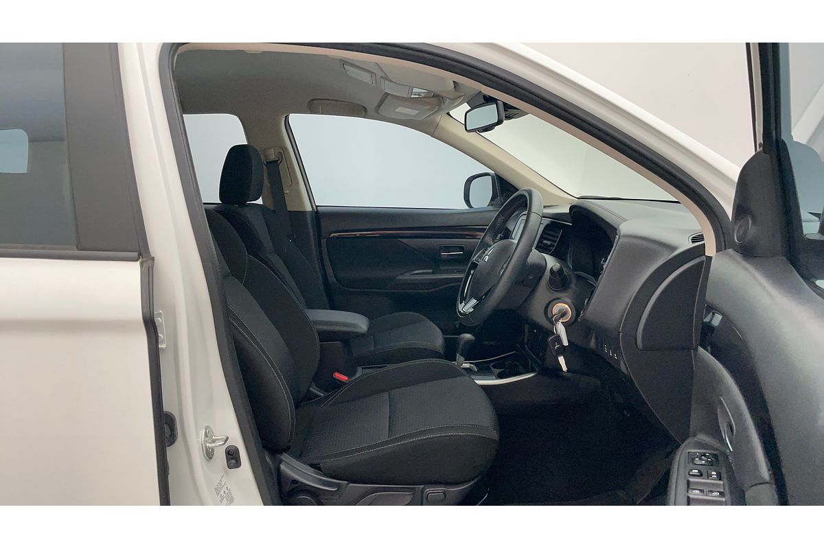 2020 Mitsubishi Outlander ES ZL
