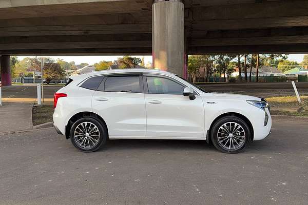 2022 Haval Jolion Ultra Hybrid A01