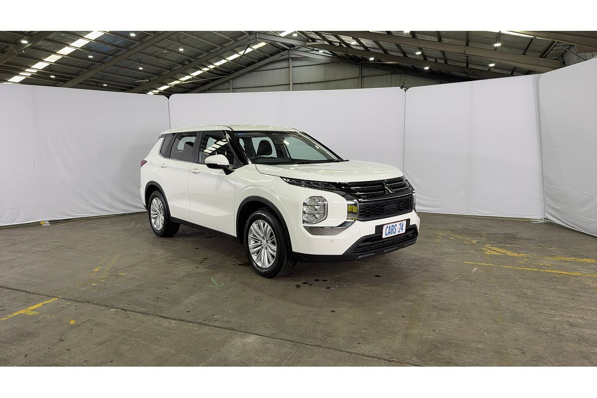 2023 Mitsubishi Outlander ES ZM