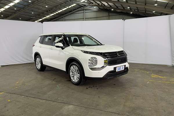 2023 Mitsubishi Outlander ES ZM