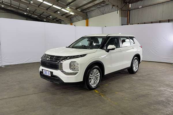 2023 Mitsubishi Outlander ES ZM