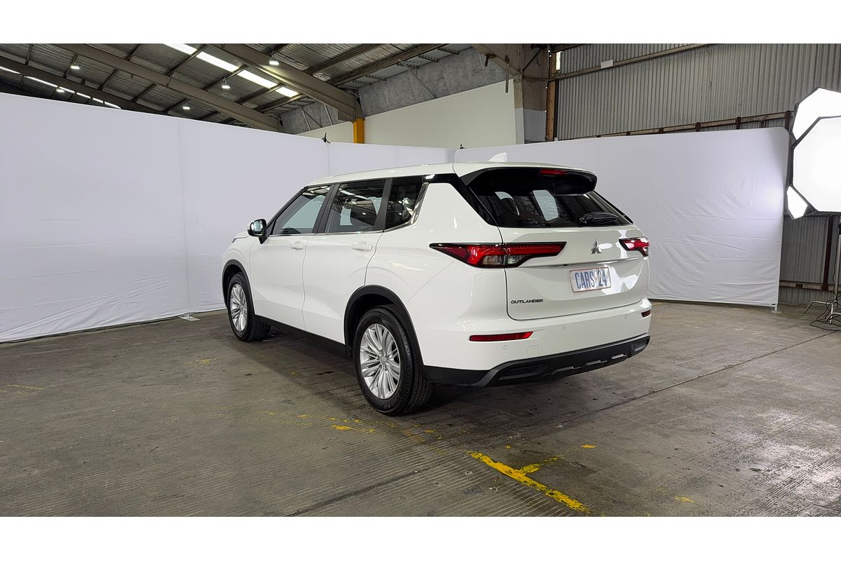 2023 Mitsubishi Outlander ES ZM