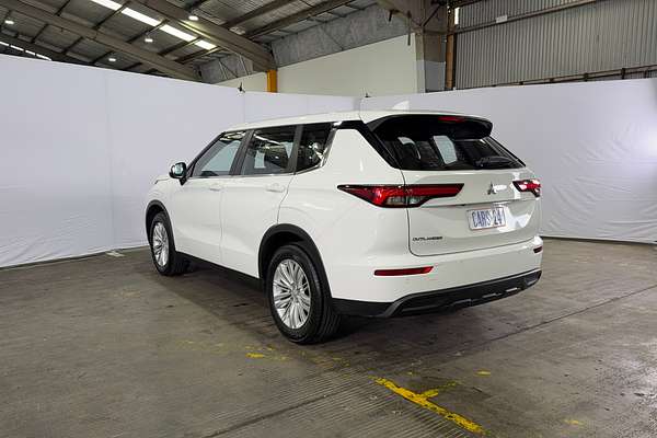 2023 Mitsubishi Outlander ES ZM