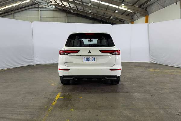 2023 Mitsubishi Outlander ES ZM