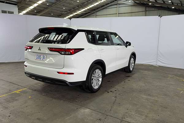 2023 Mitsubishi Outlander ES ZM