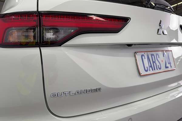 2023 Mitsubishi Outlander ES ZM