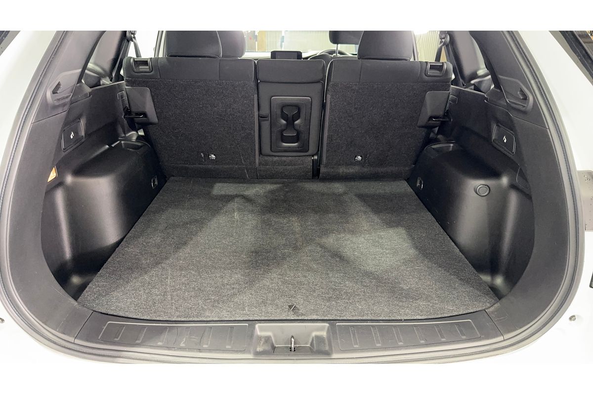 2023 Mitsubishi Outlander ES ZM