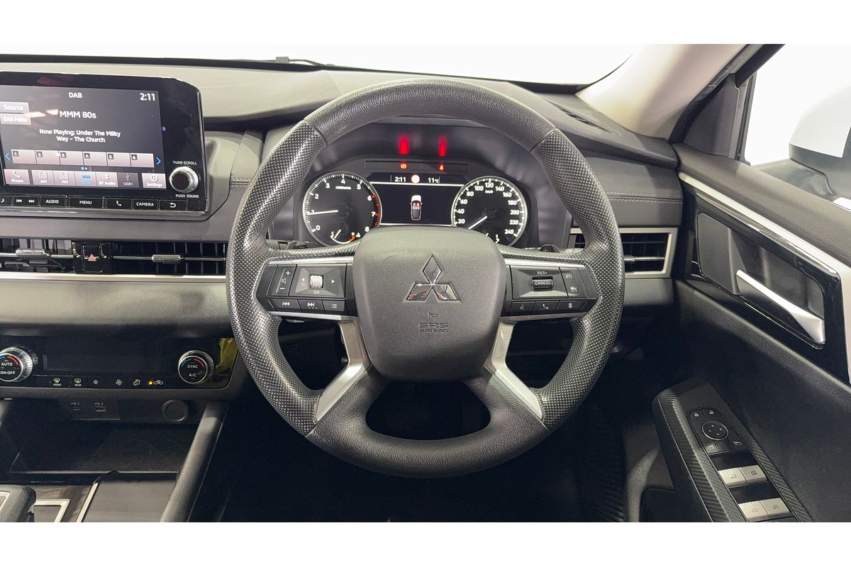 2023 Mitsubishi Outlander ES ZM