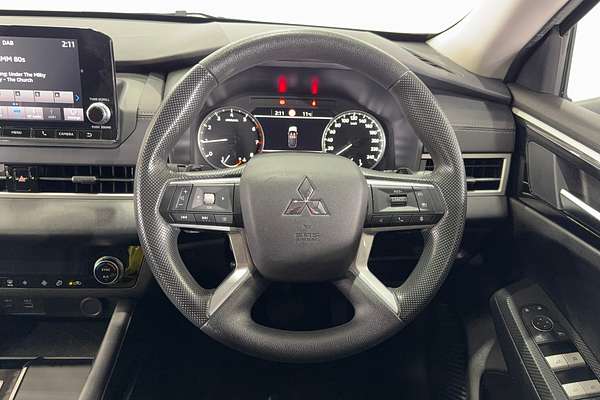 2023 Mitsubishi Outlander ES ZM