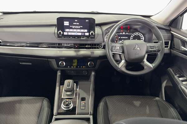 2023 Mitsubishi Outlander ES ZM
