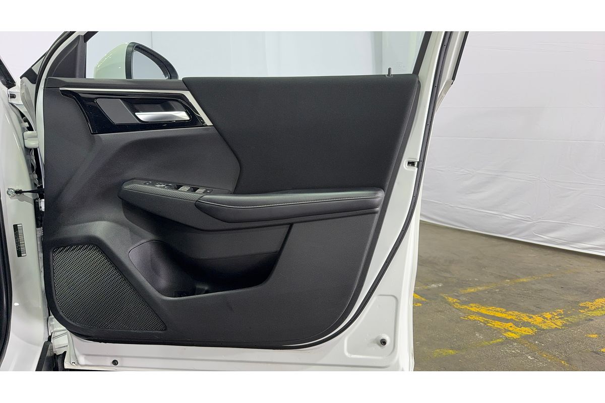 2023 Mitsubishi Outlander ES ZM