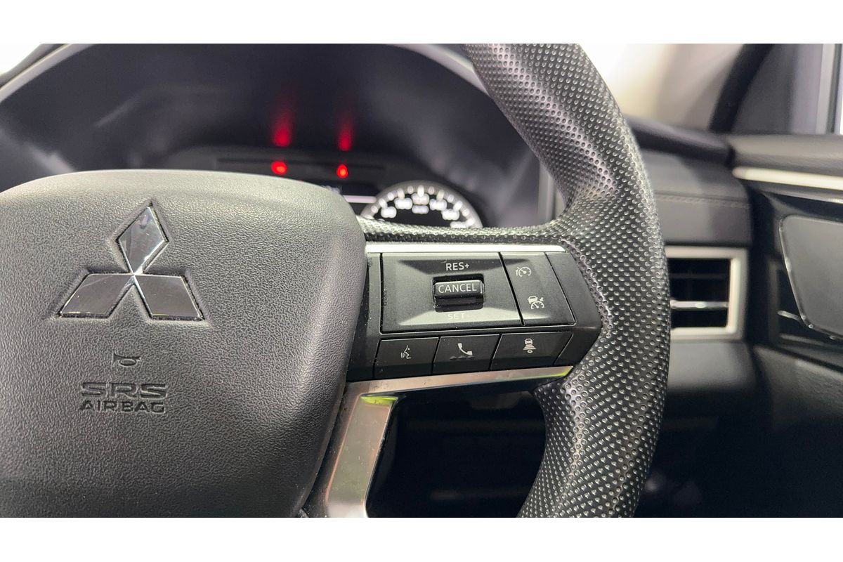2023 Mitsubishi Outlander ES ZM