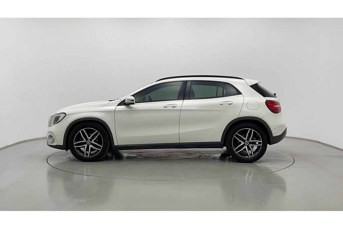 2017 Mercedes-Benz GLA-Class GLA180 X156