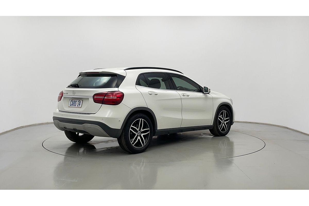 2017 Mercedes-Benz GLA-Class GLA180 X156