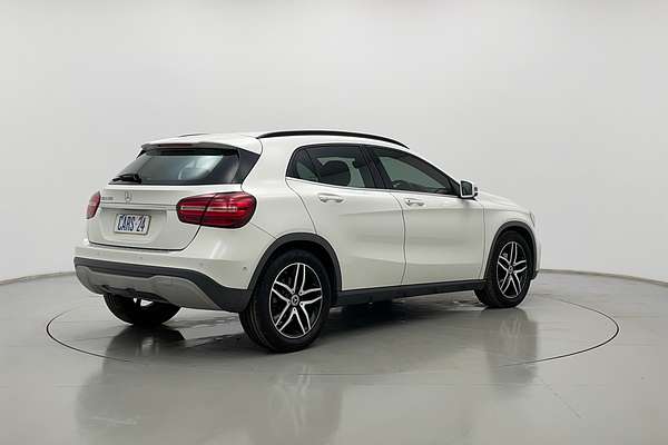 2017 Mercedes-Benz GLA-Class GLA180 X156
