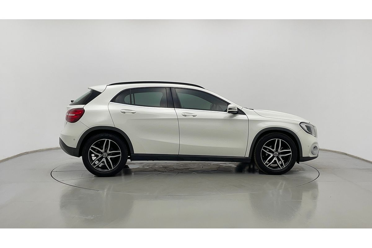 2017 Mercedes-Benz GLA-Class GLA180 X156
