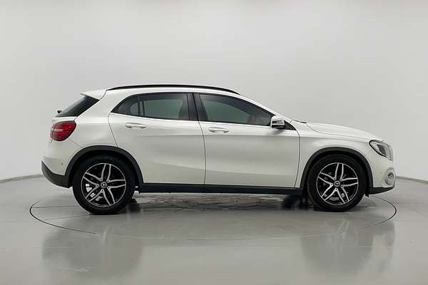 2017 Mercedes-Benz GLA-Class GLA180 X156