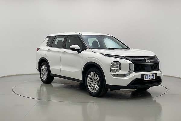 2023 Mitsubishi Outlander ES ZM