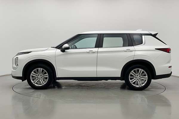 2023 Mitsubishi Outlander ES ZM