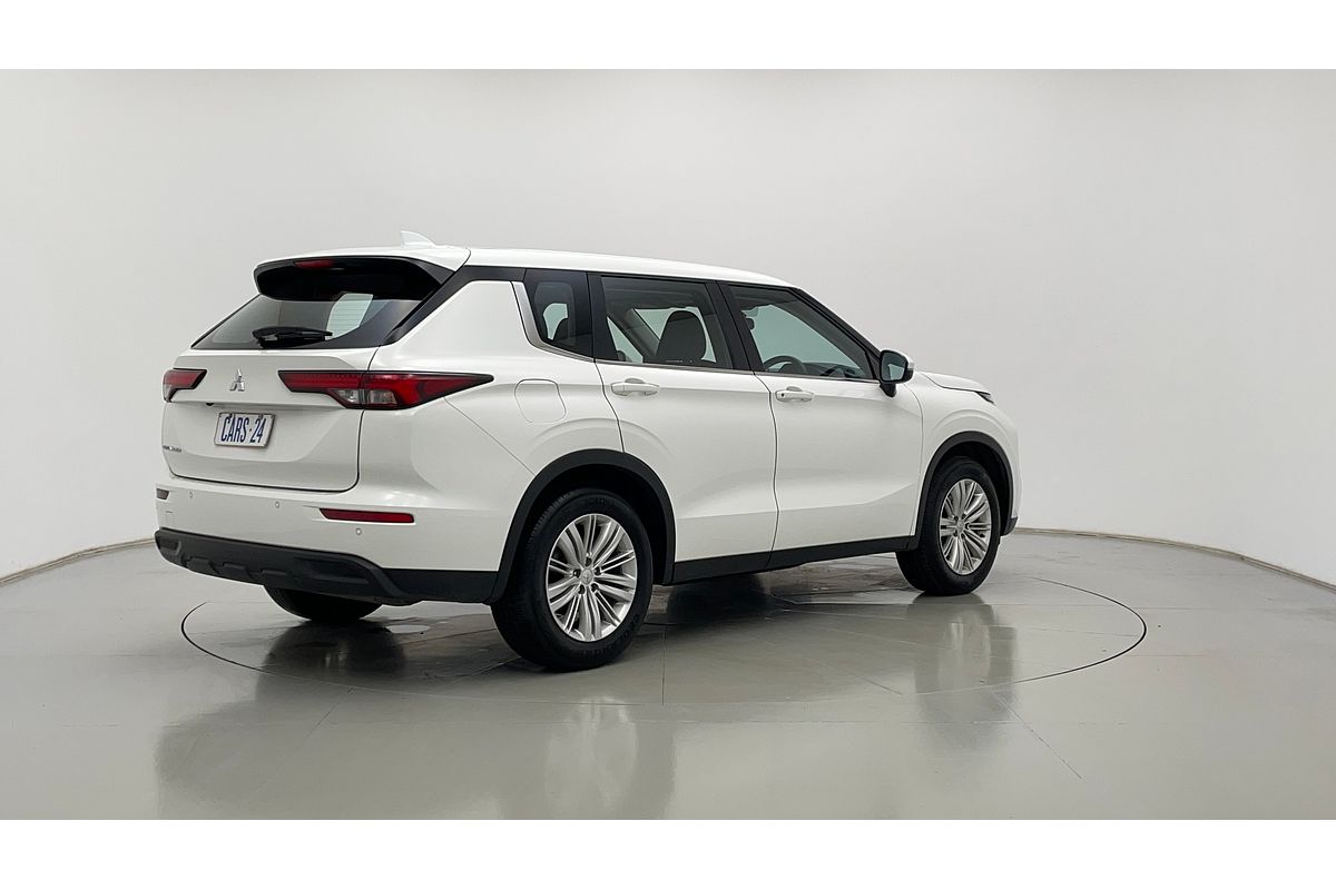 2023 Mitsubishi Outlander ES ZM