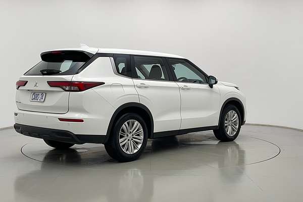 2023 Mitsubishi Outlander ES ZM