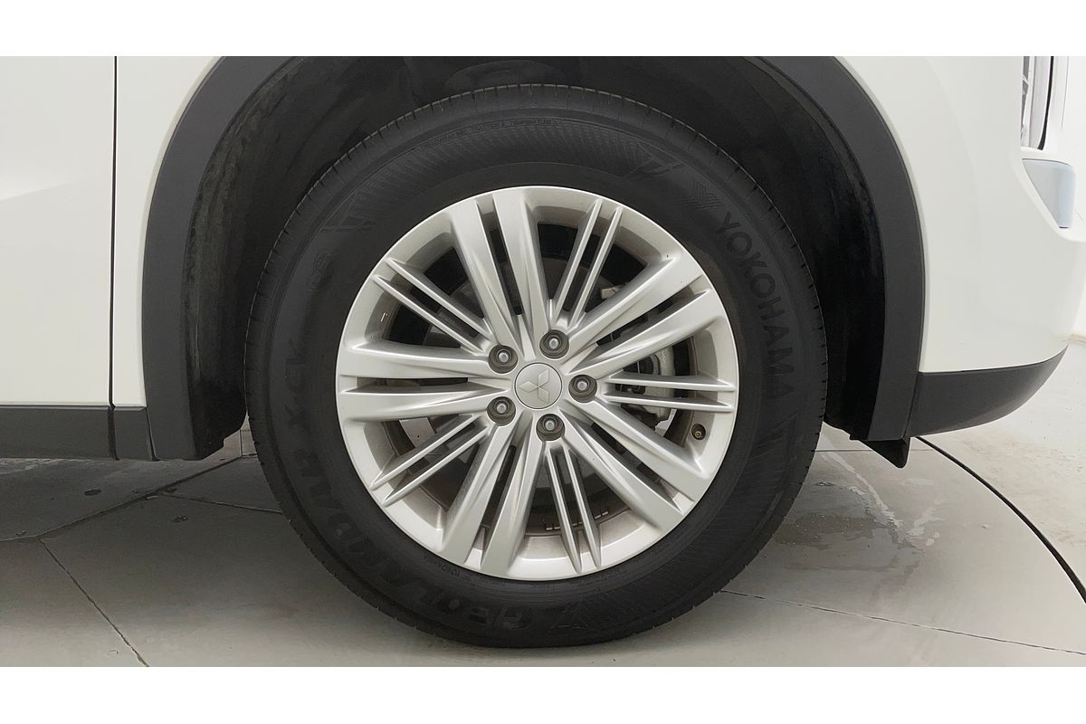 2023 Mitsubishi Outlander ES ZM
