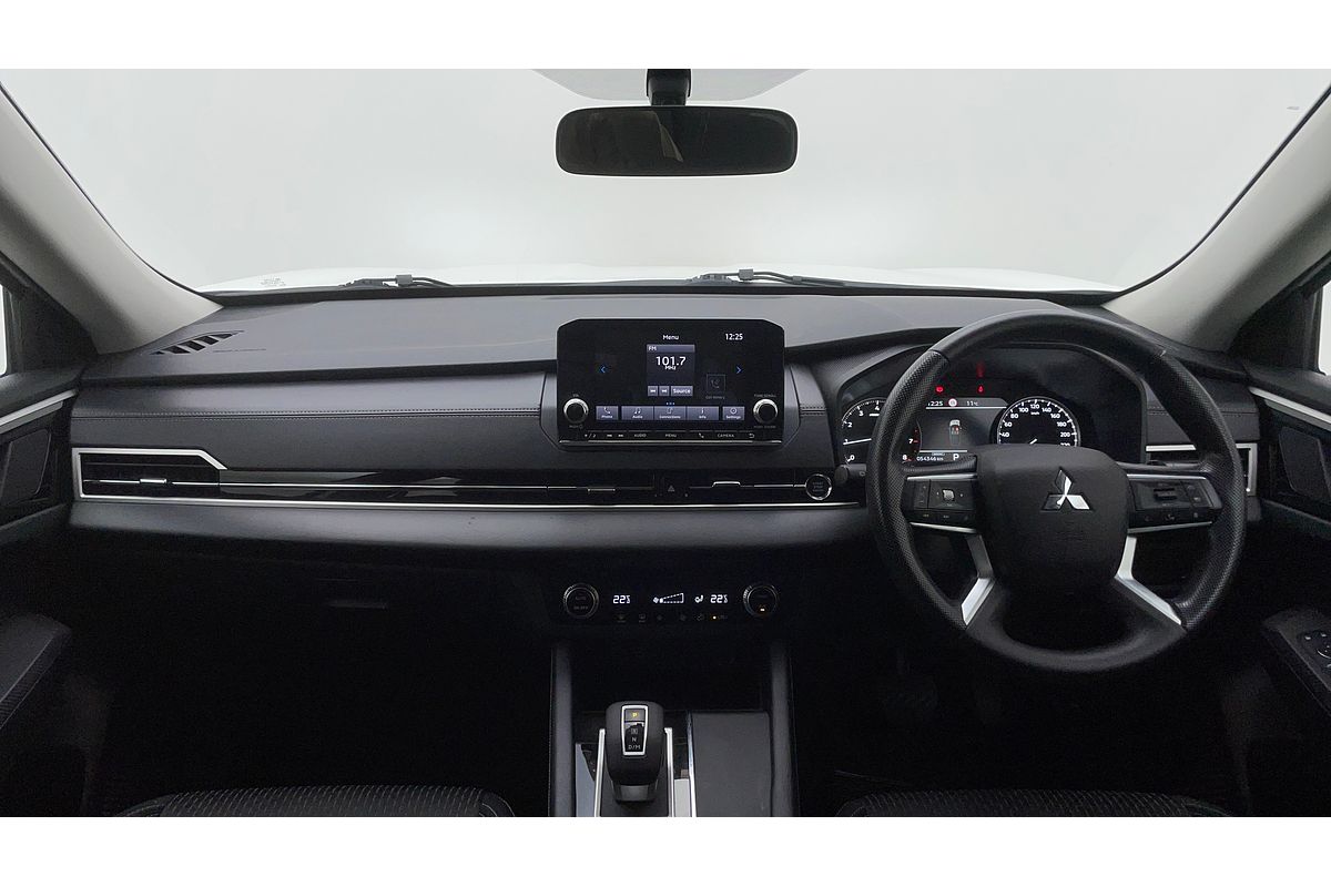 2023 Mitsubishi Outlander ES ZM