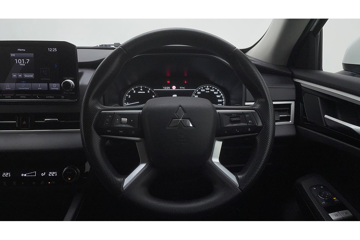 2023 Mitsubishi Outlander ES ZM