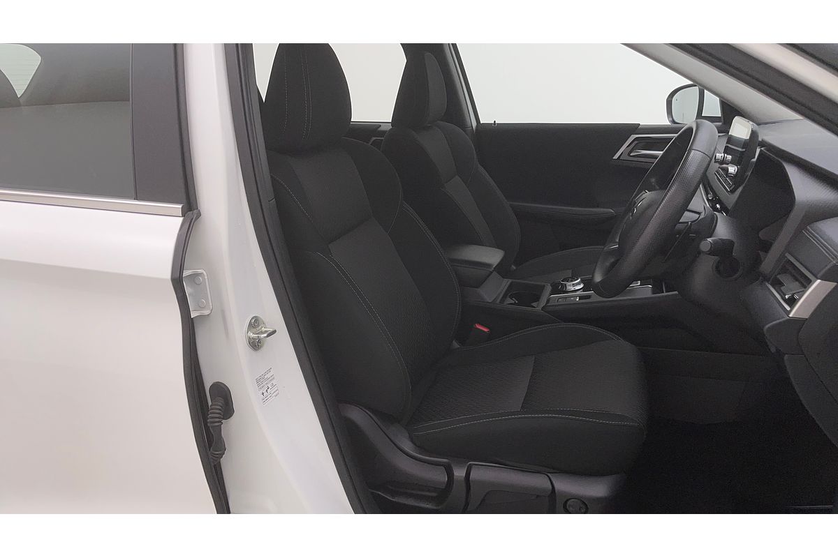 2023 Mitsubishi Outlander ES ZM