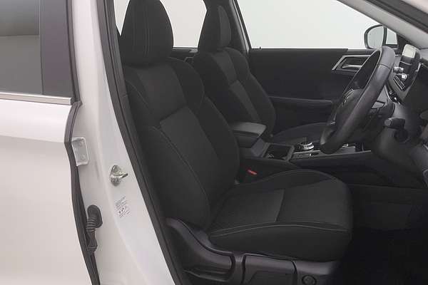 2023 Mitsubishi Outlander ES ZM