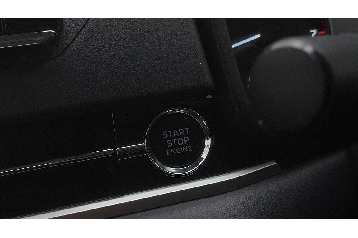 2023 Mitsubishi Outlander ES ZM
